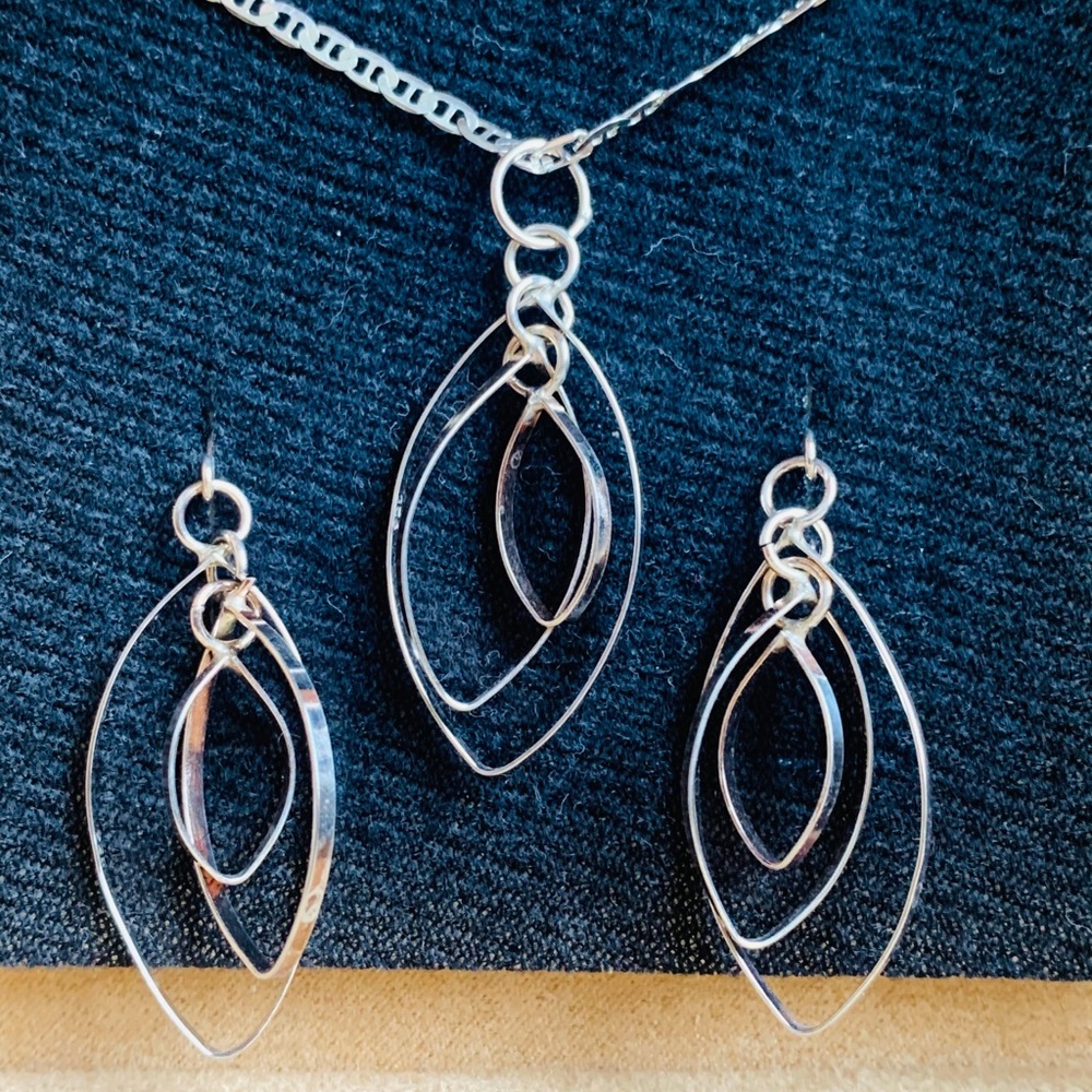 Silver Necklace & Earring Set